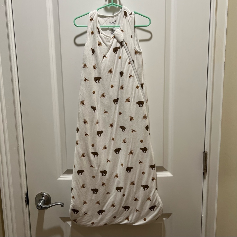 Kyte BABY White Sleep Sack with Brown Bear Print